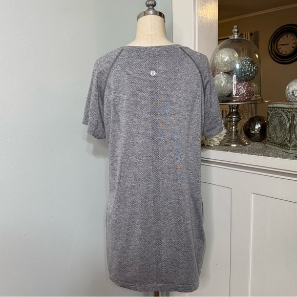 Lululemon Swiftly Tech 2.0 Short Sleeve Shirt Shirt Slate Gray Size 16 - Picture 9 of 11